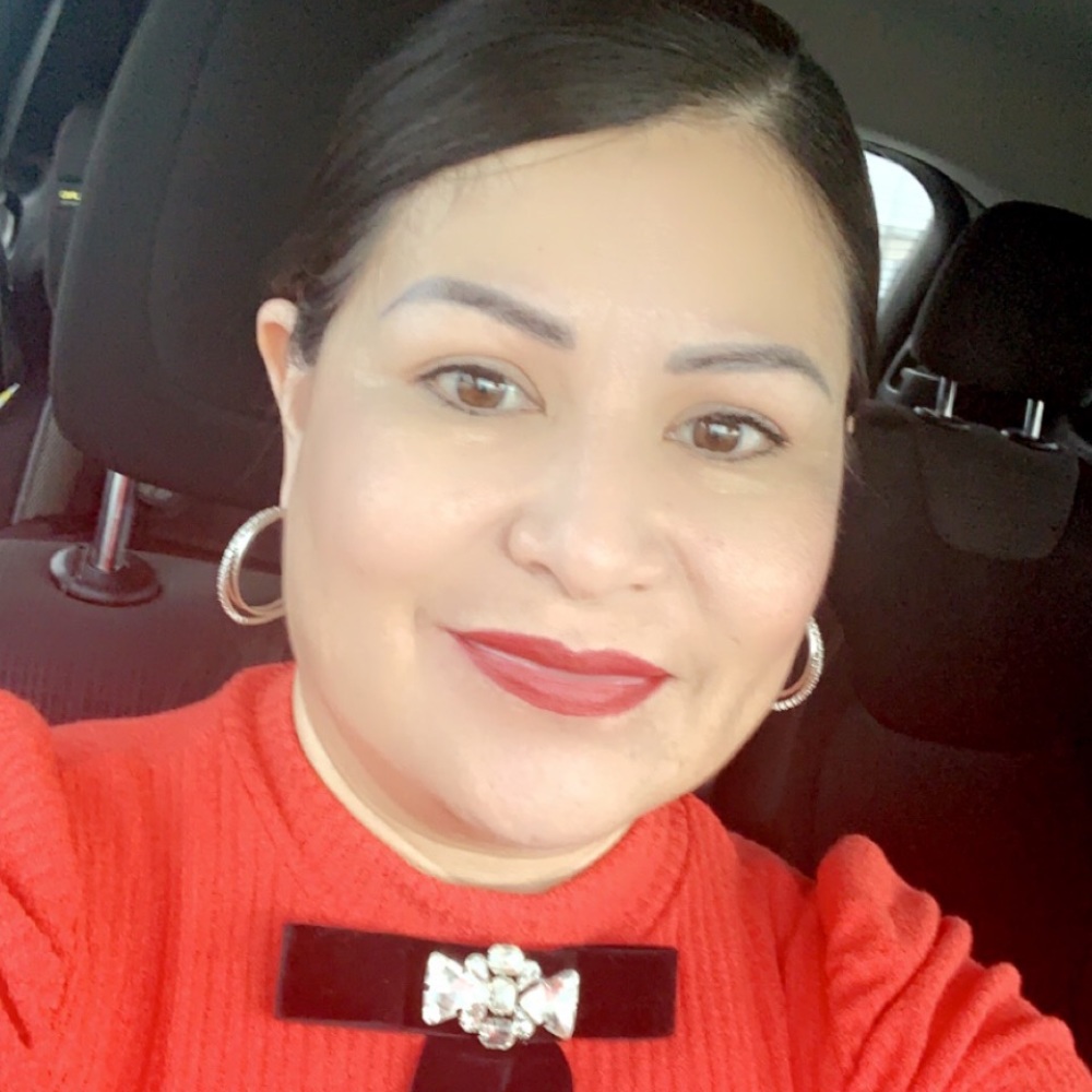 Meet your Posher, Yesenia